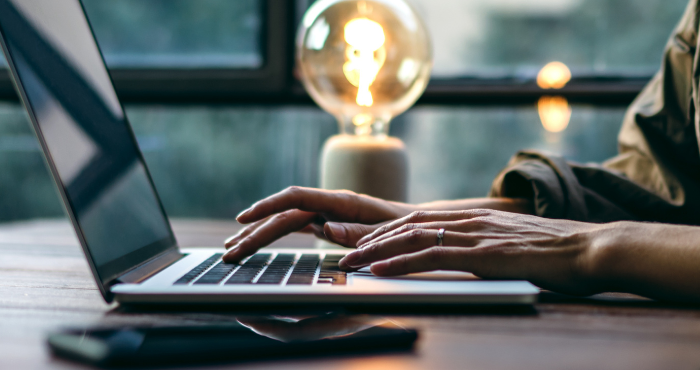 legal-digital-learning-on-laptop
